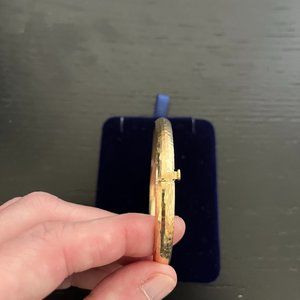 14 kt Gold Bracelet Pounded Design